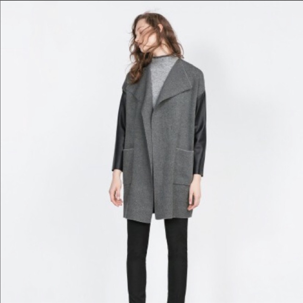 Long knit sweater with pockets